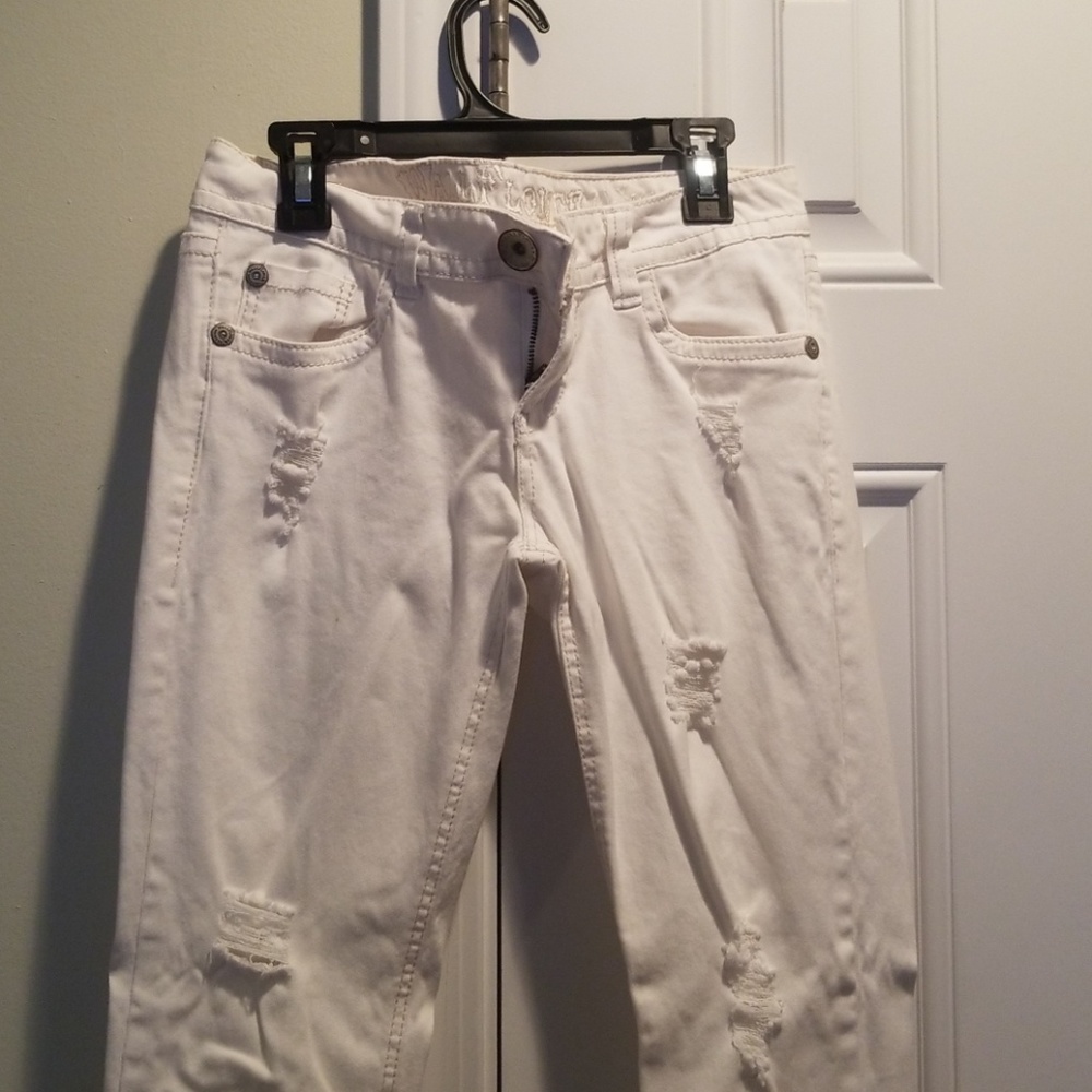 White ripped jeand